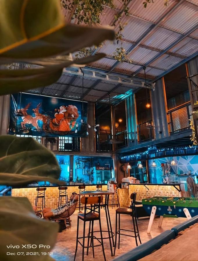 Revolution Siem Reap Hostel Exterior foto