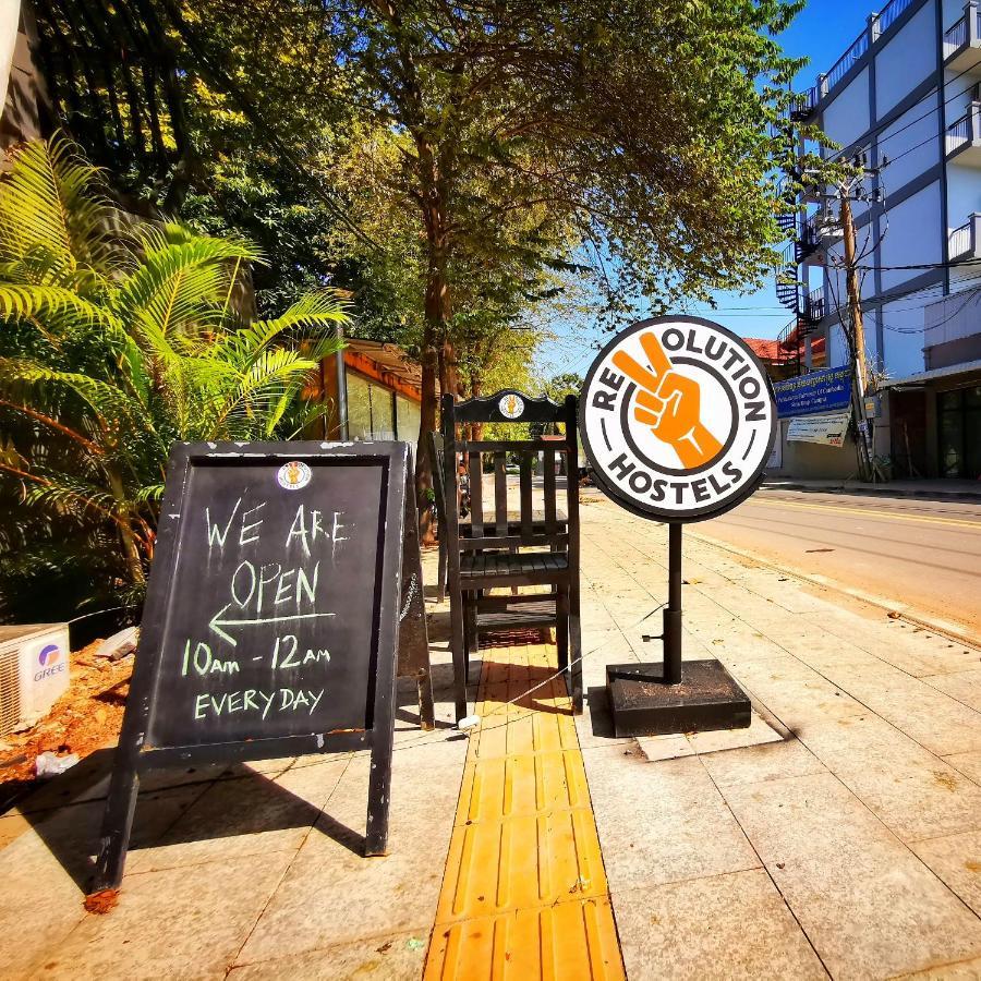 Revolution Siem Reap Hostel Exterior foto