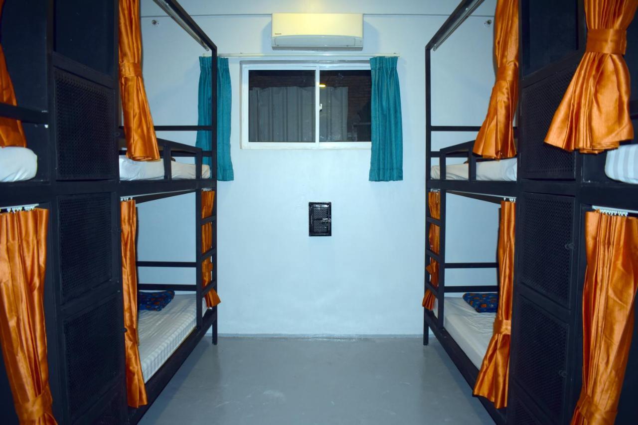 Revolution Siem Reap Hostel Exterior foto